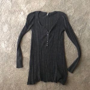 Adorable thin Henley from free people.